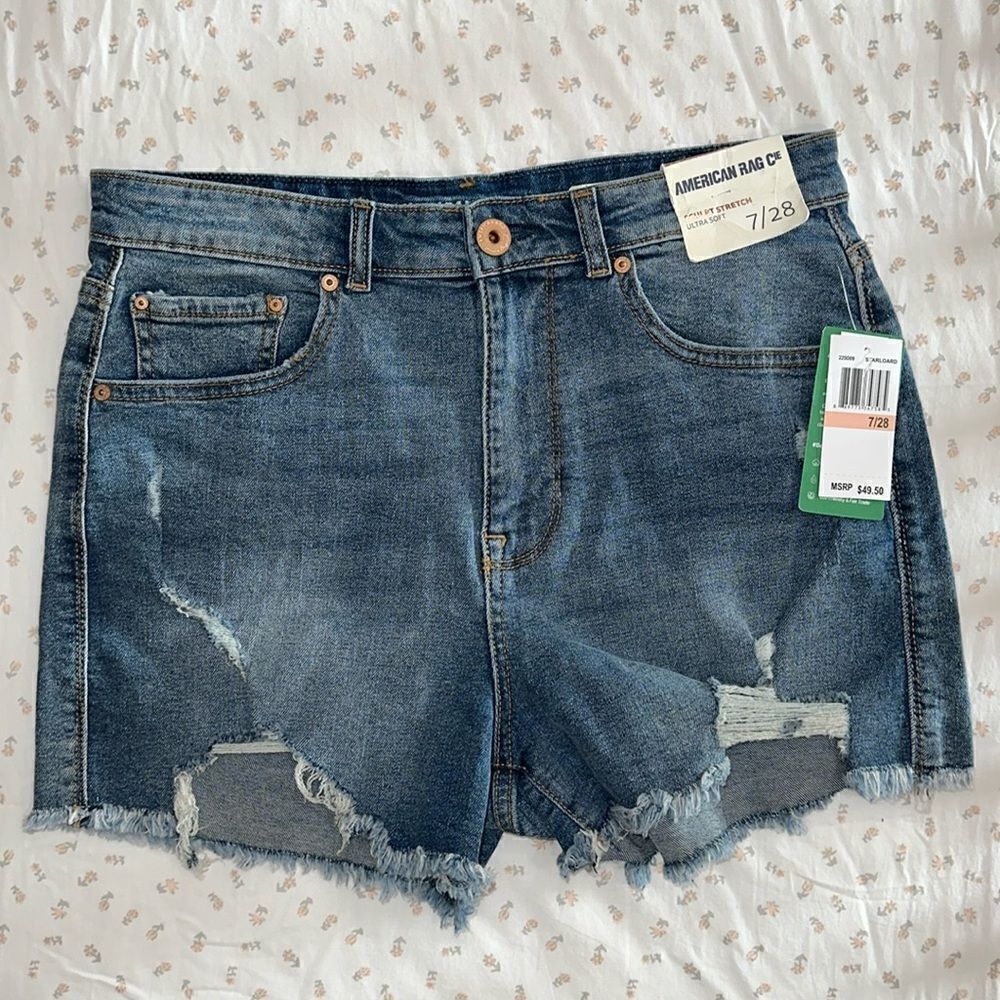 American Rag Jeans High Rise Mom Short Sculpt Stretch Ultra Soft 7/28 NWT